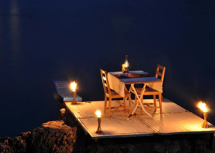 فندق Caretta 3*