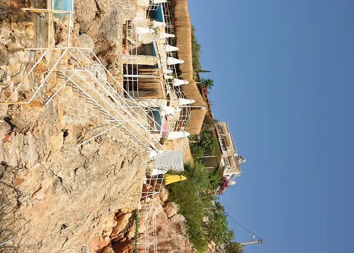 فندق Caretta 3*