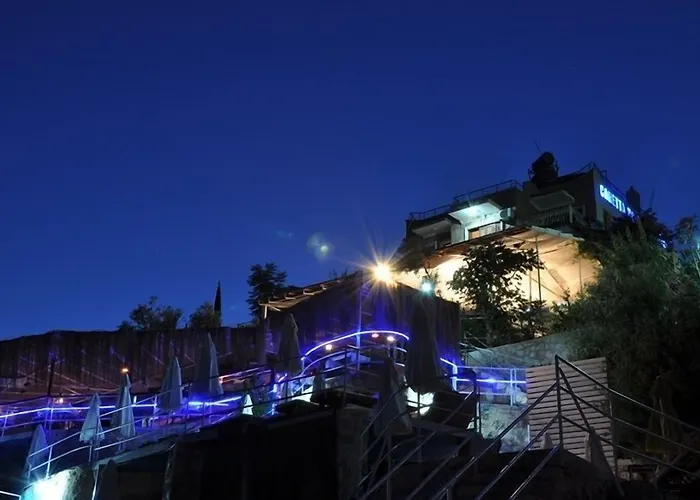 Hotel Caretta 3*