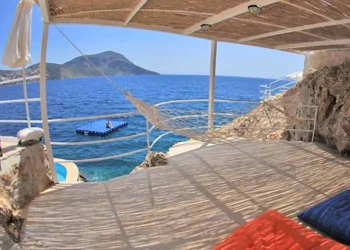 Caretta فندق 3*